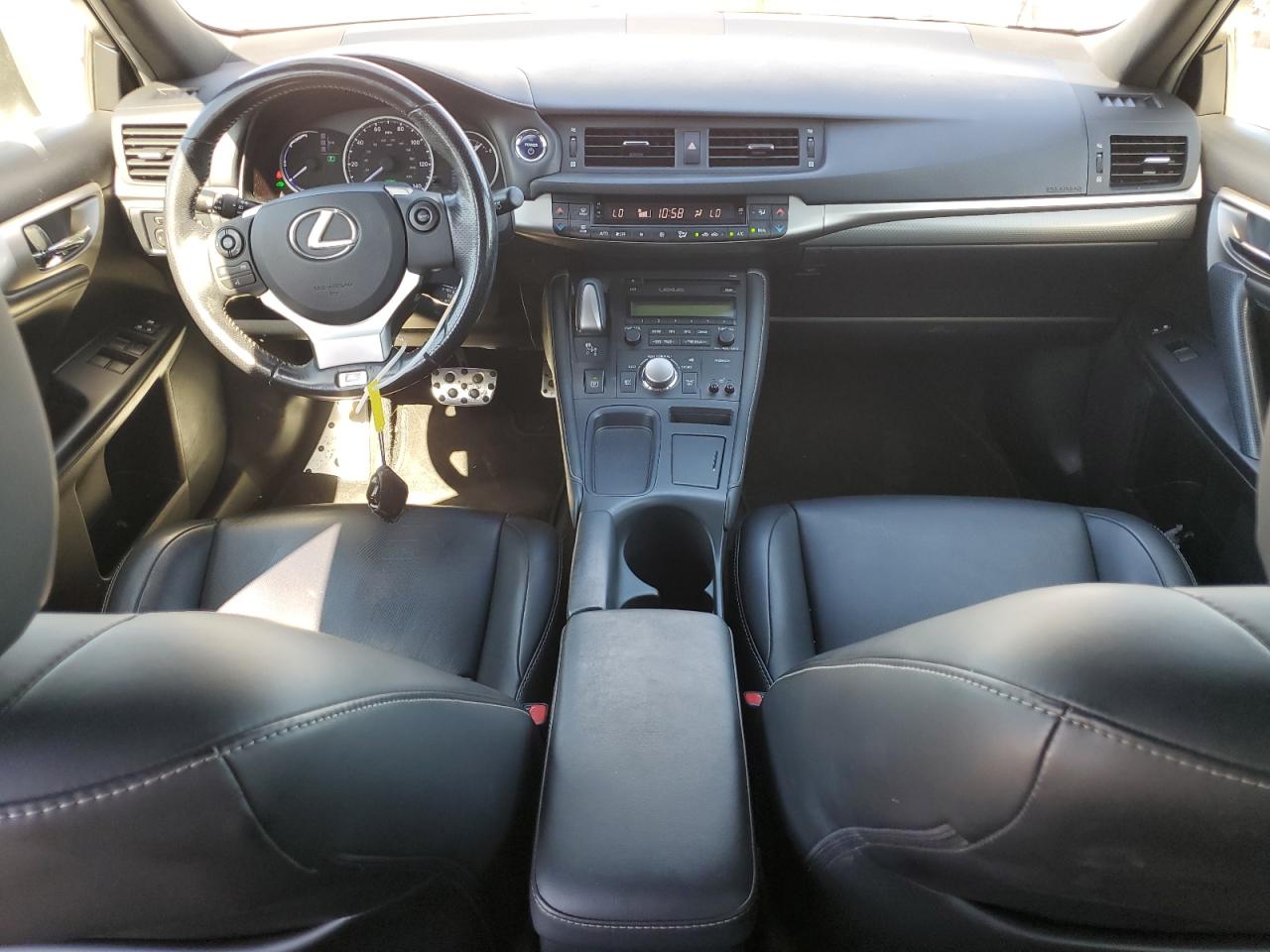 2016 Lexus CT - Image 8