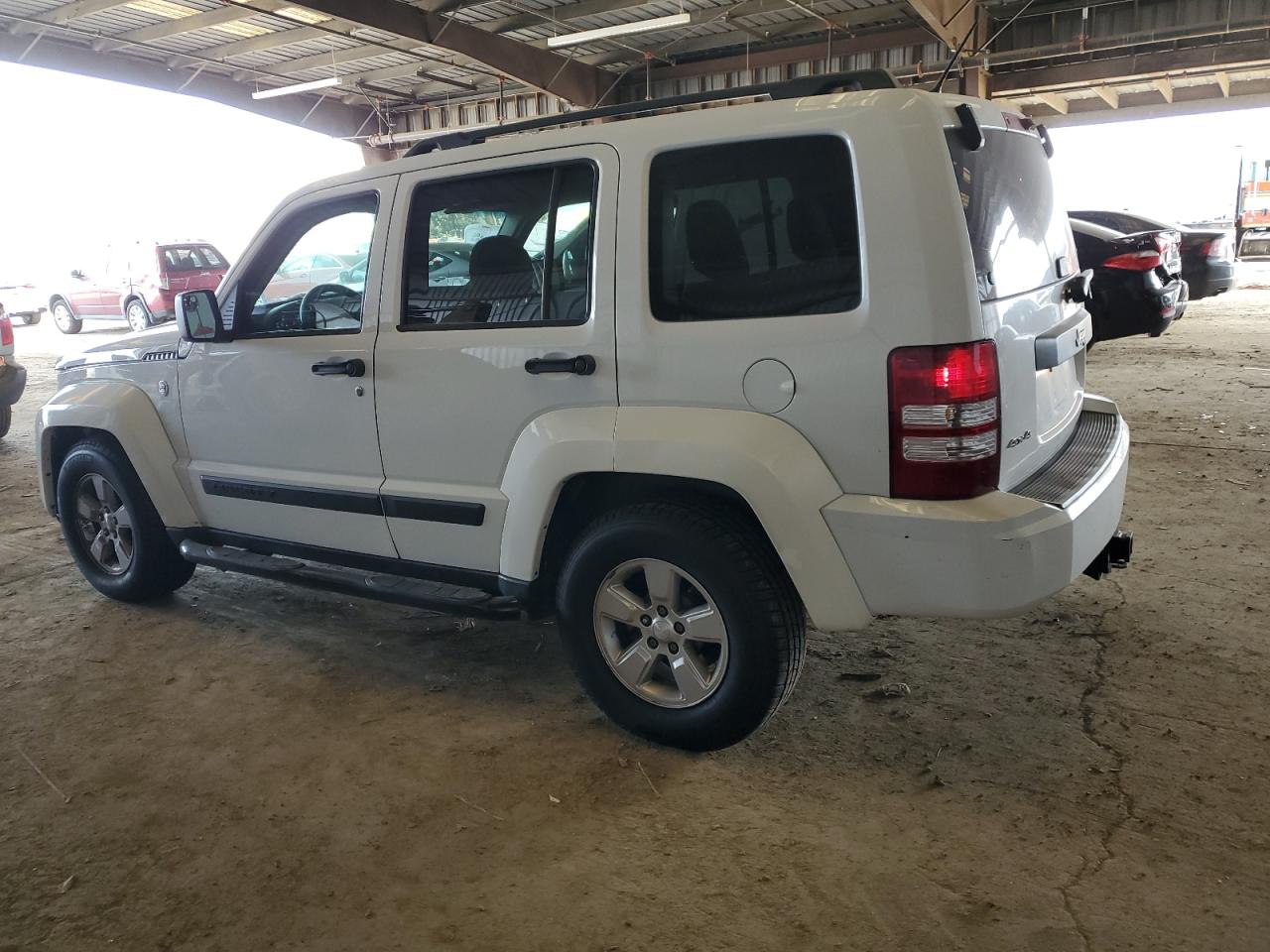 2011 Jeep Liberty (North America) - Image 2