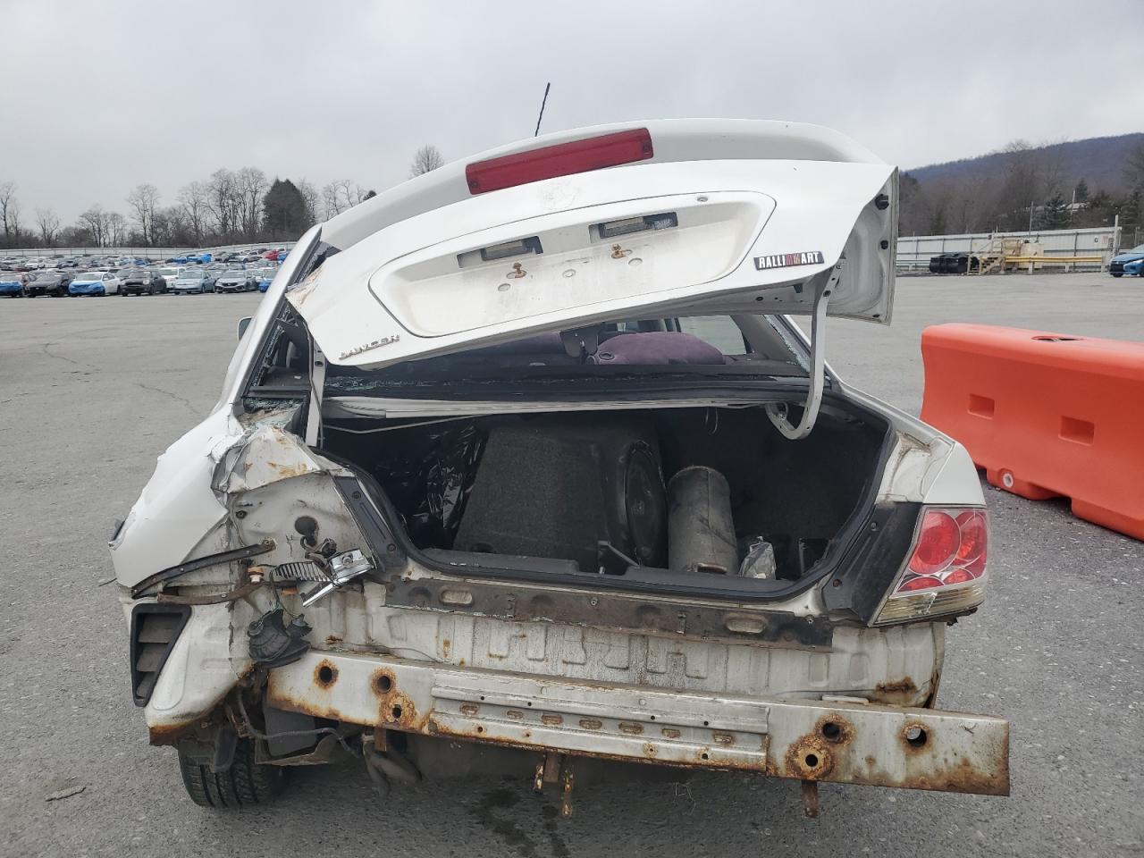 2005 Mitsubishi Lancer - Image 6