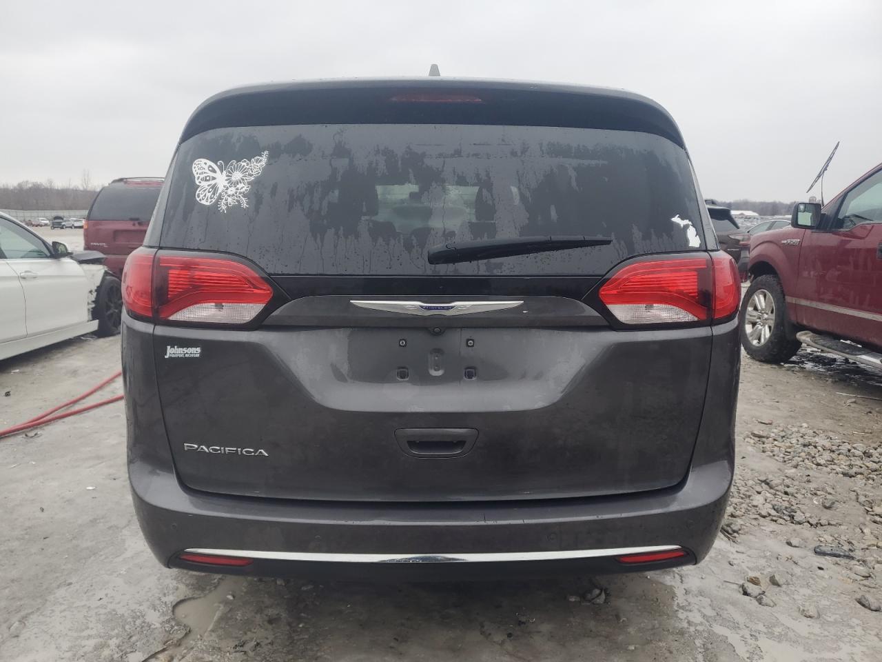 2019 Chrysler Pacifica - Image 6