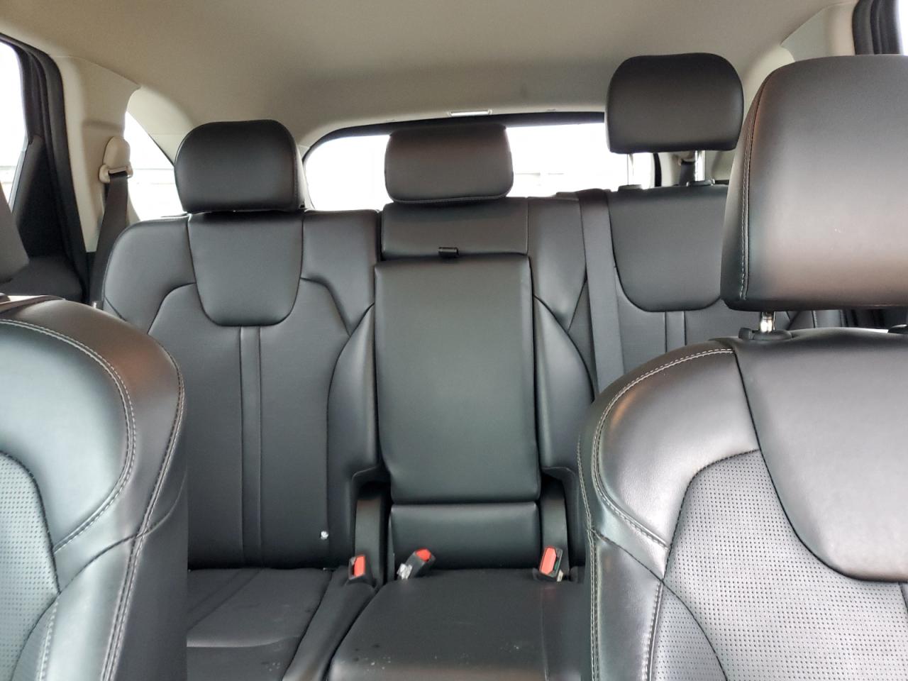 2024 Kia Sorento - Image 10