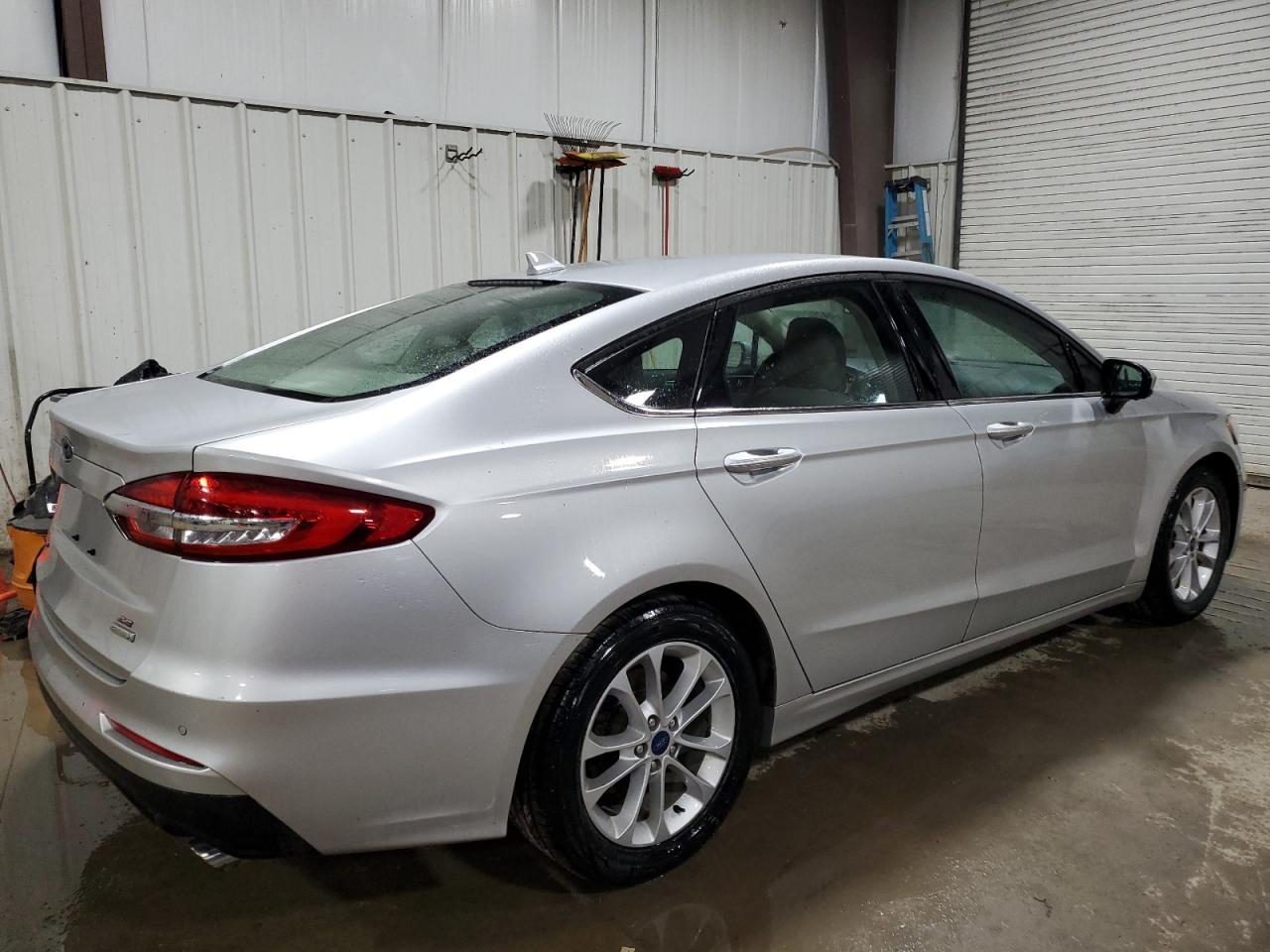 2019 Ford Fusion - Image 3