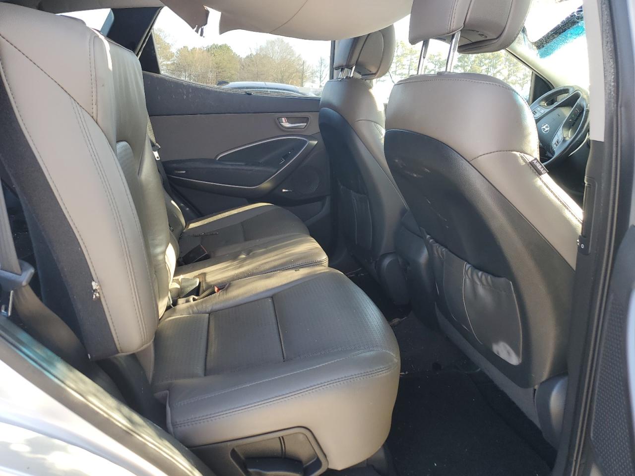 2014 Hyundai Santa Fe - Image 11
