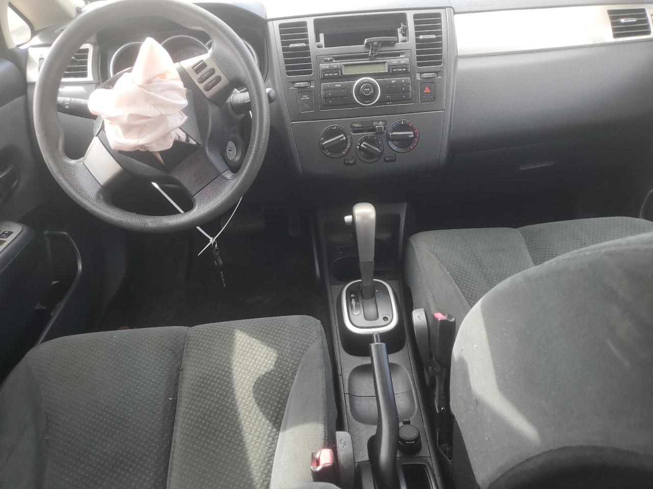 2012 Nissan Versa - Image 8