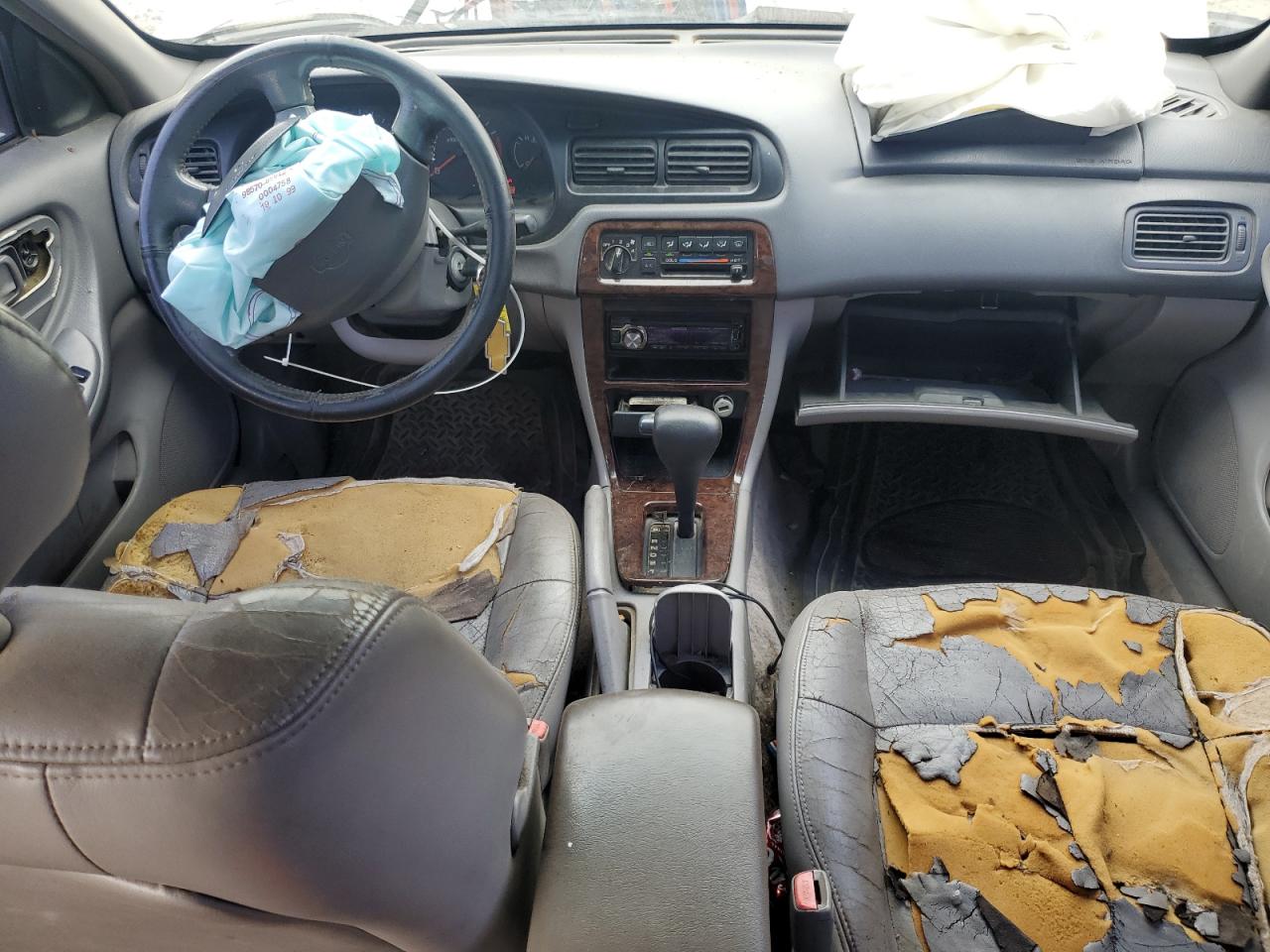2000 Nissan Altima - Image 8