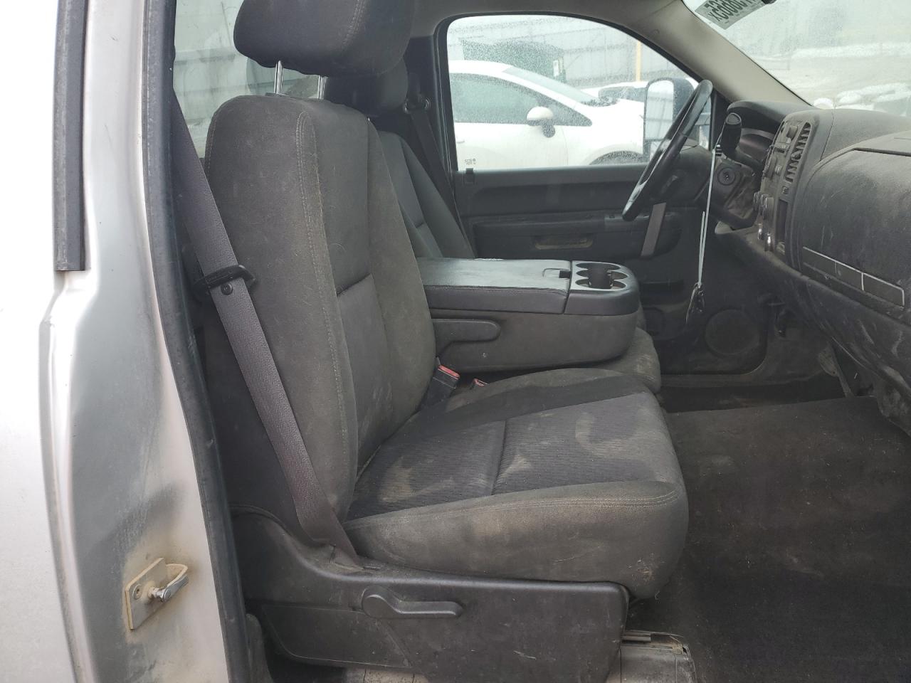2011 Chevrolet Silverado - Image 10
