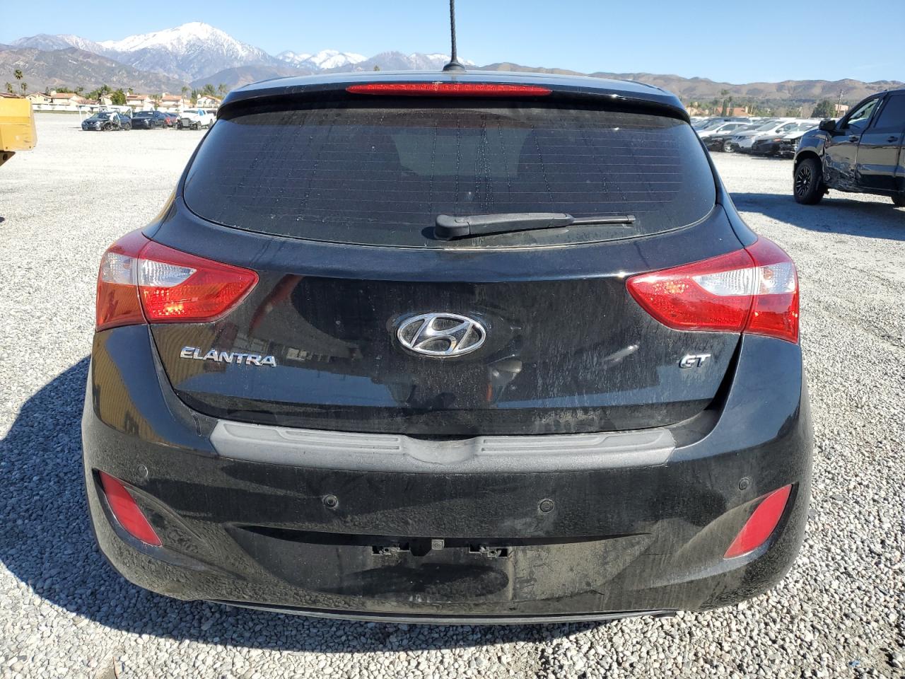 2016 Hyundai Elantra - Image 6