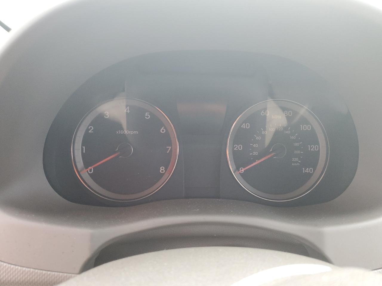 2013 Hyundai Accent - Image 9