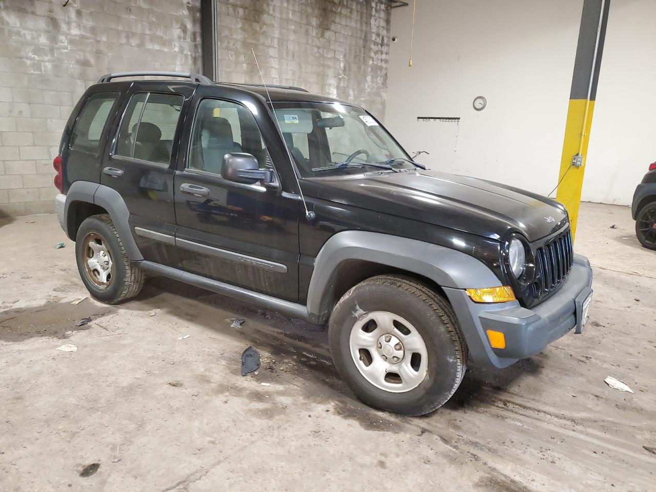 2006 Jeep Liberty (North America) - Image 4