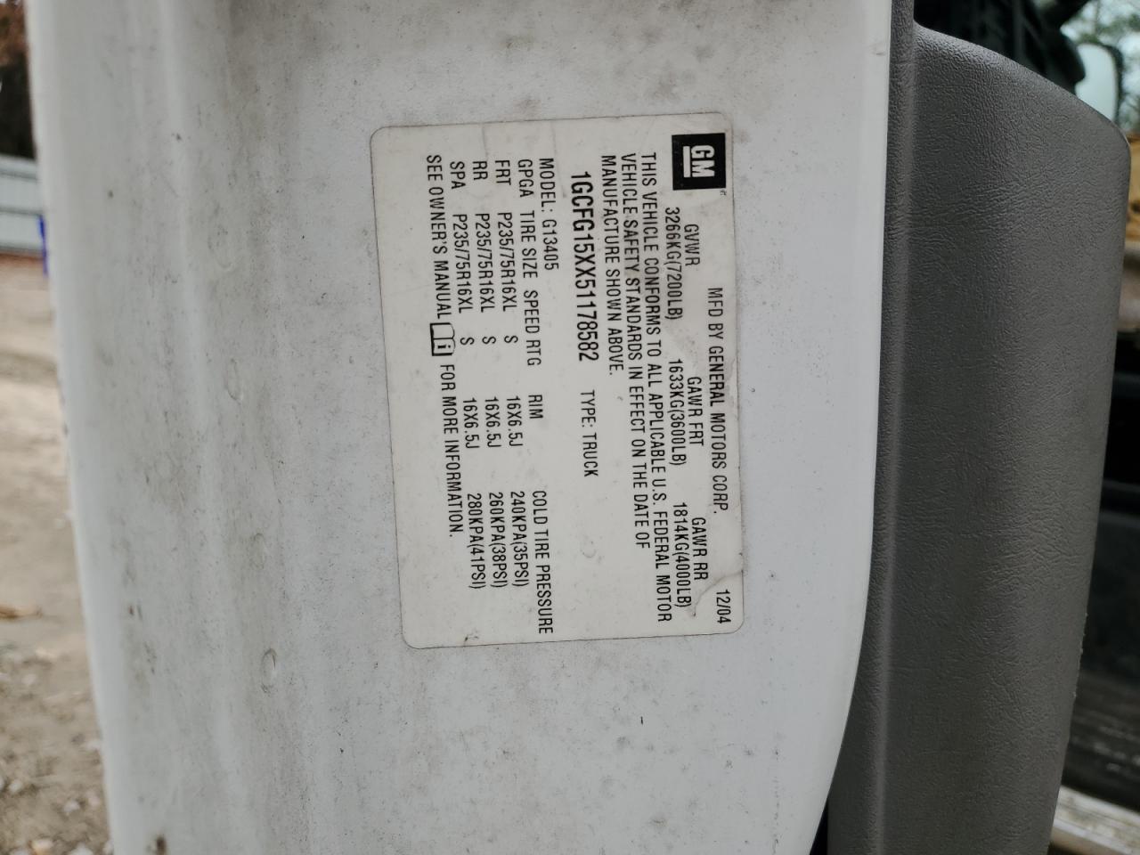 2005 Chevrolet Express - Image 16