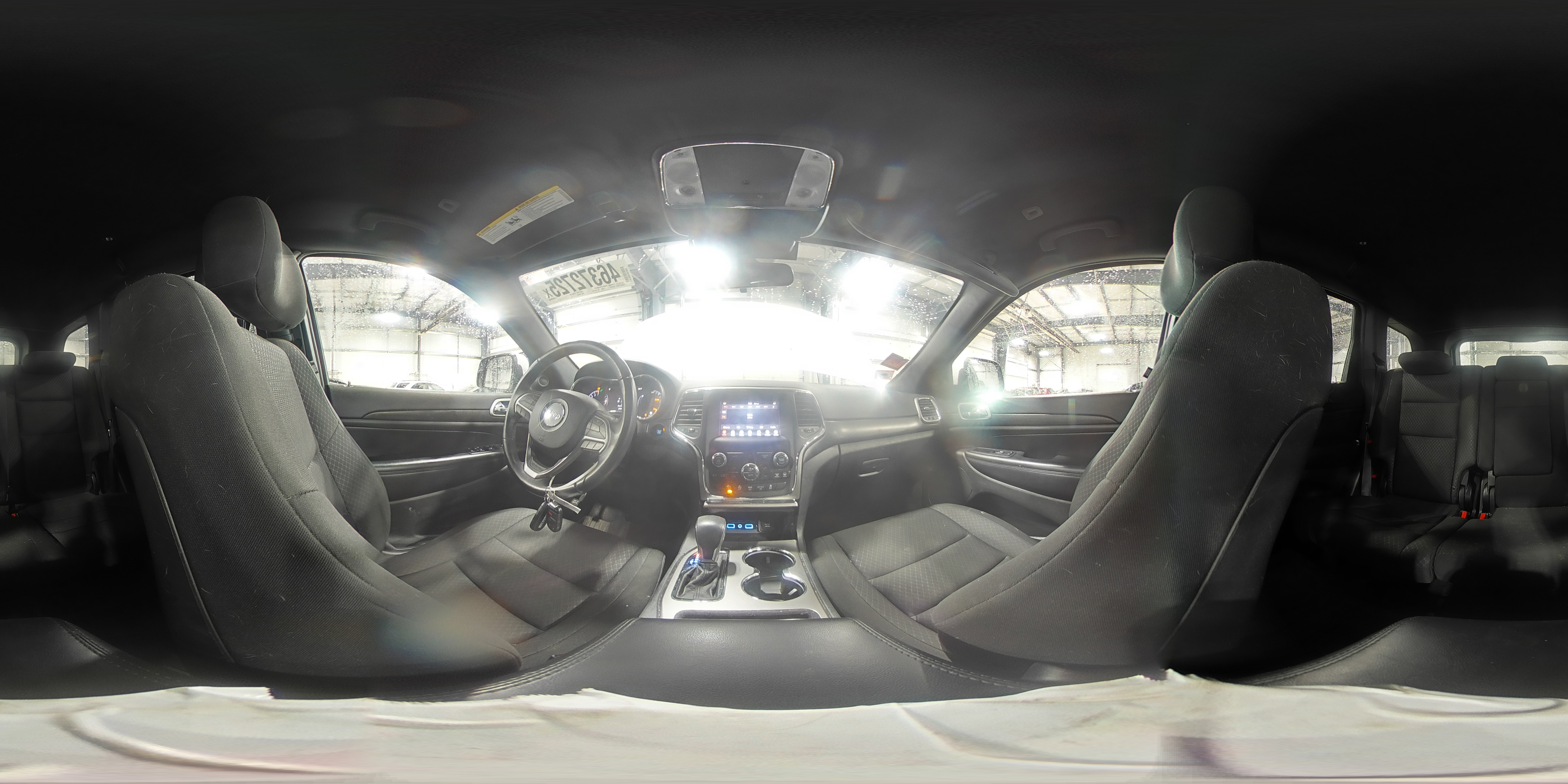 2018 Jeep Grand Cherokee - Image 15