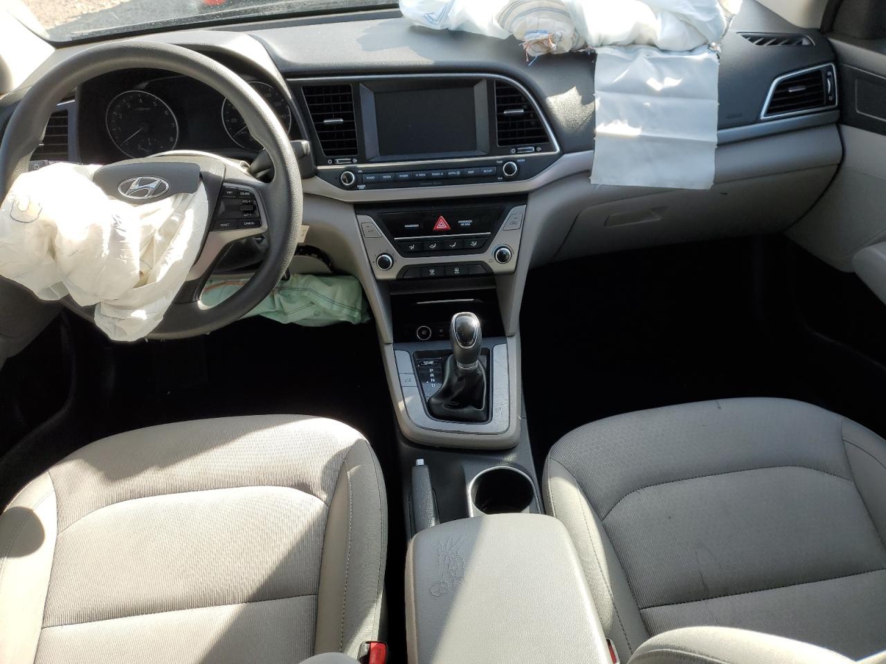 2017 Hyundai Elantra - Image 8