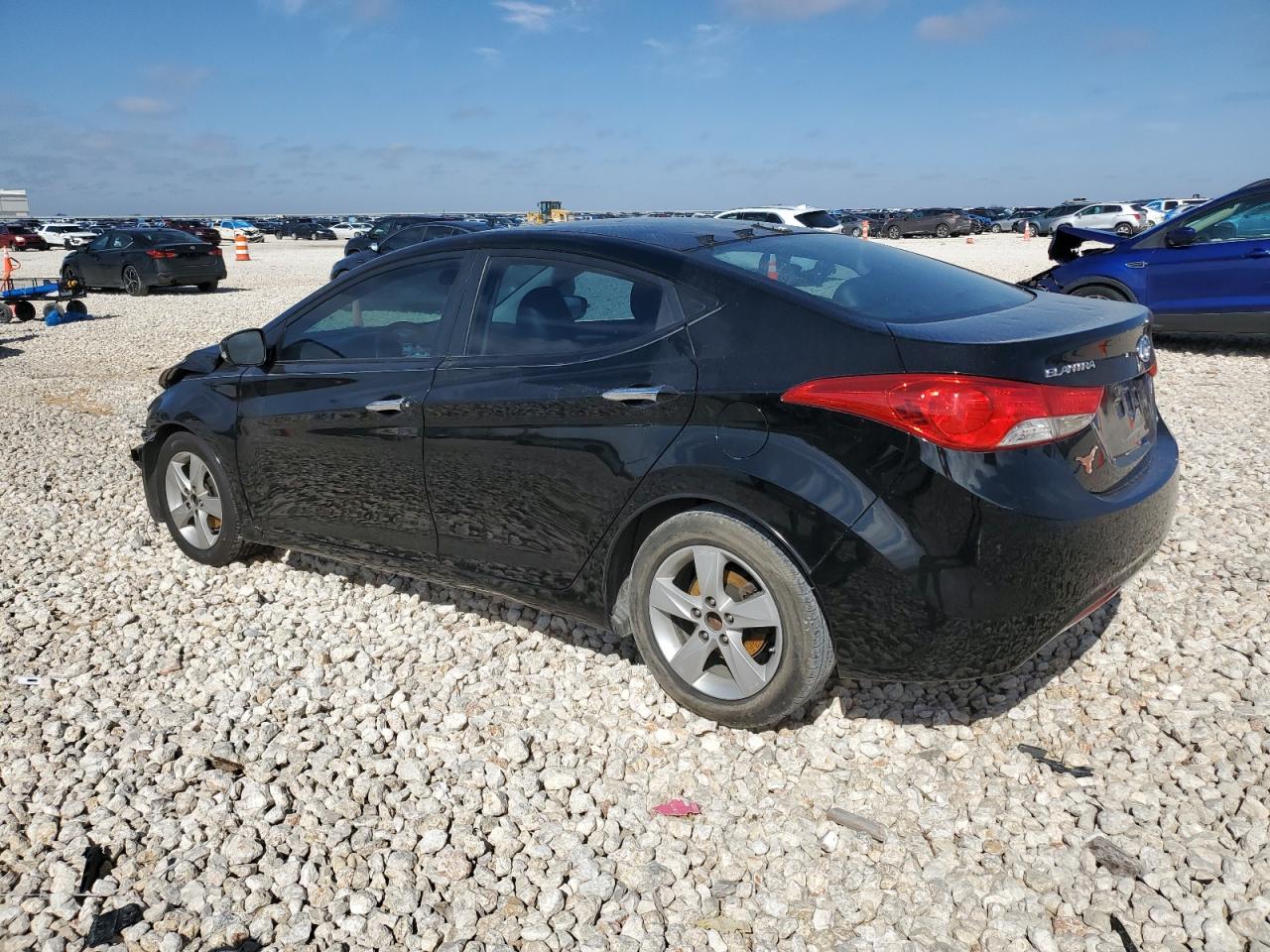 2011 Hyundai Elantra - Image 2