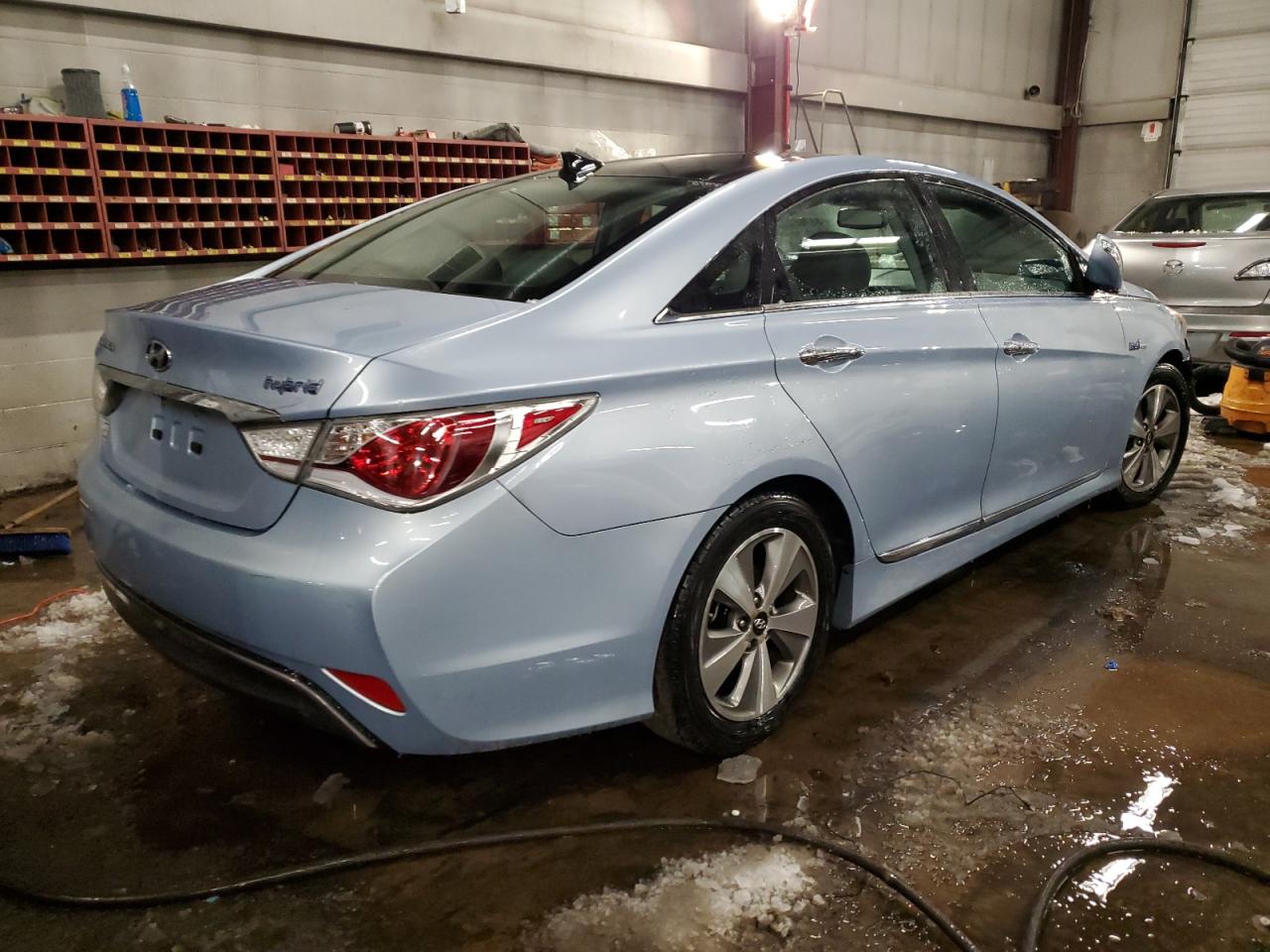 2012 Hyundai Sonata - Image 3
