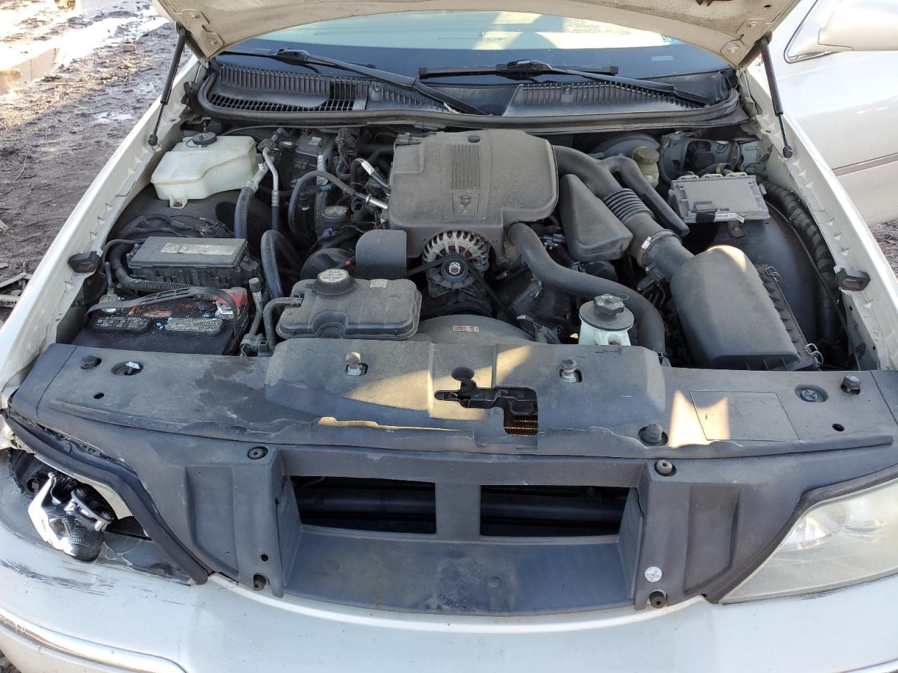 2005 Lincoln Town Car - Image 11
