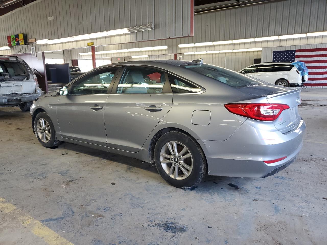 2016 Hyundai Sonata - Image 2