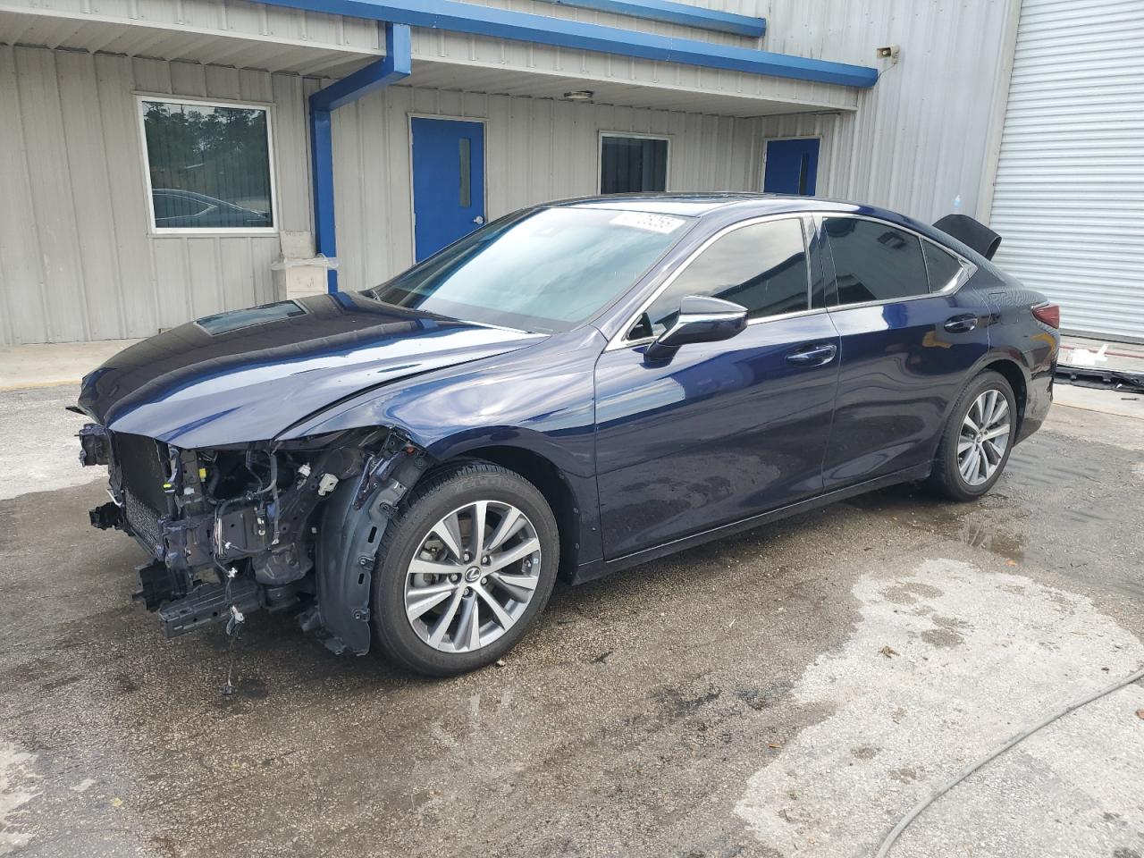 2021 Lexus ES - Image 1