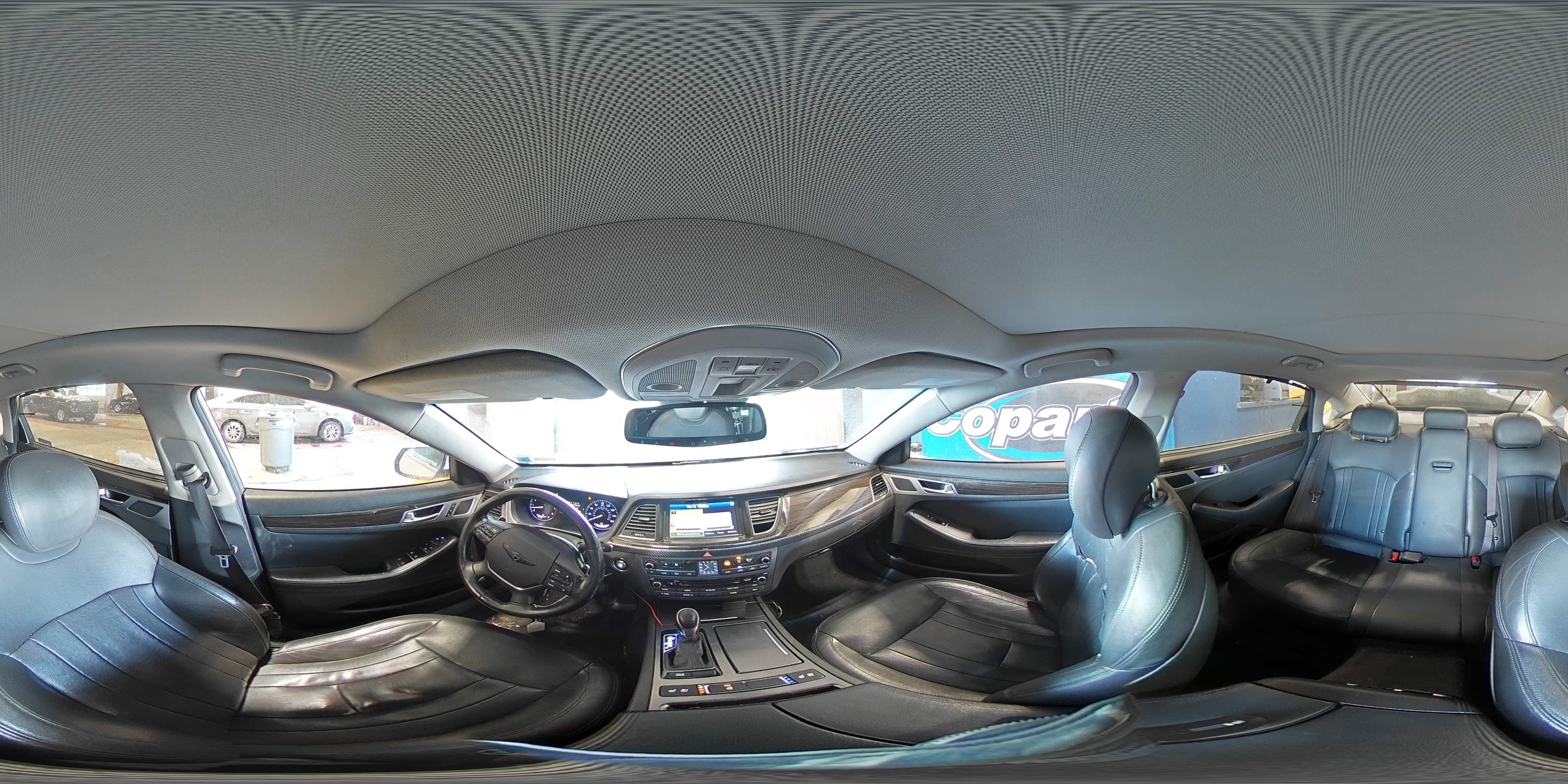 2015 Hyundai Genesis - Image 12