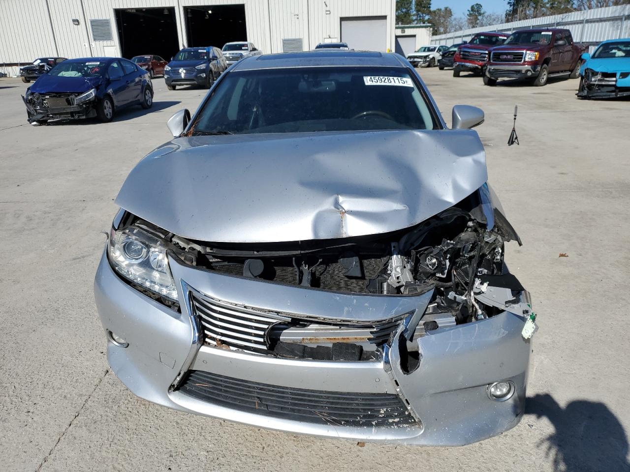 2015 Lexus ES - Image 5