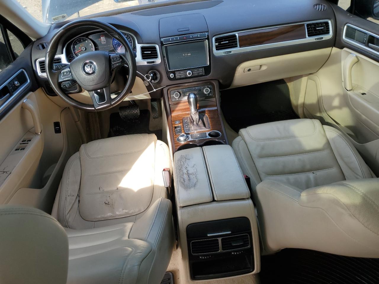 2015 Volkswagen Touareg - Image 8