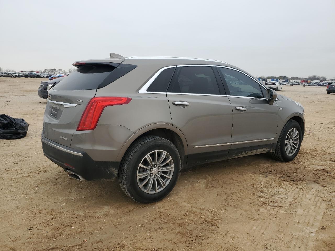 2018 Cadillac XT5 - Image 3