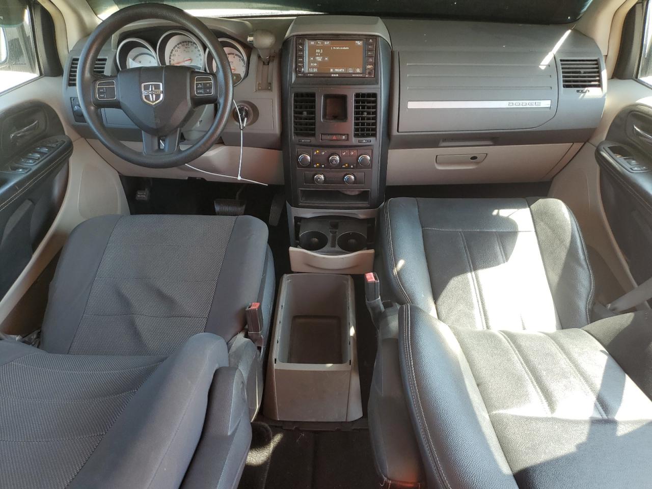 2009 Dodge Caravan - Image 8