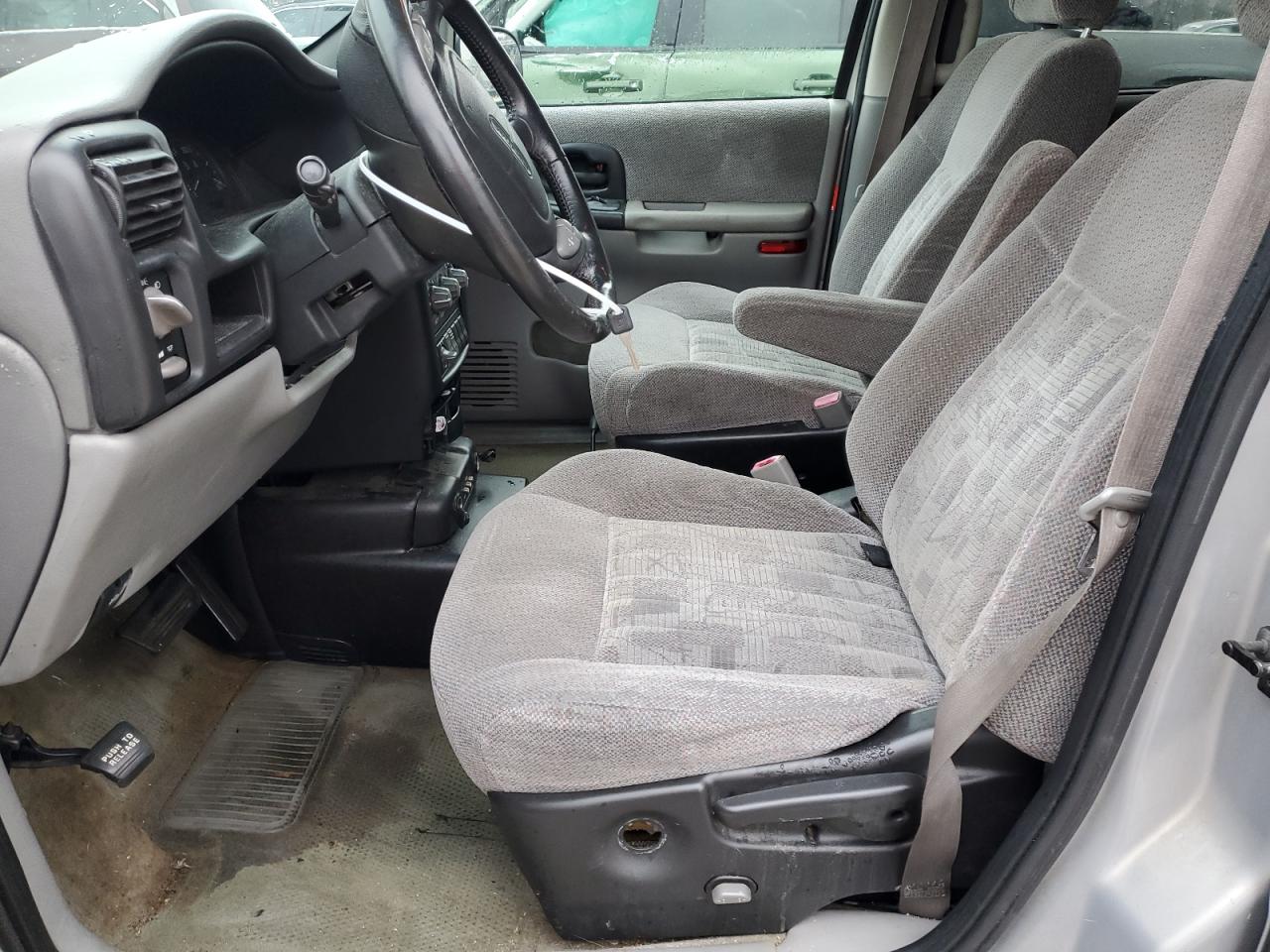 2001 Pontiac Montana - Image 7