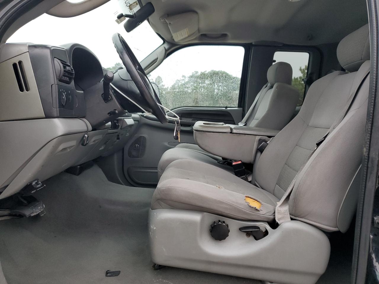 2007 Ford F250 - Image 7