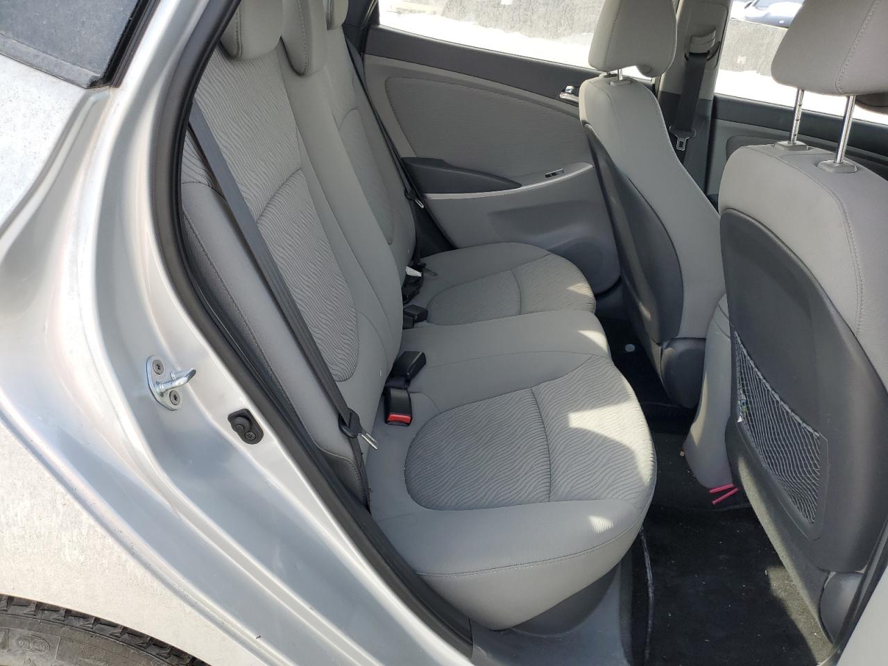 2013 Hyundai Accent - Image 10
