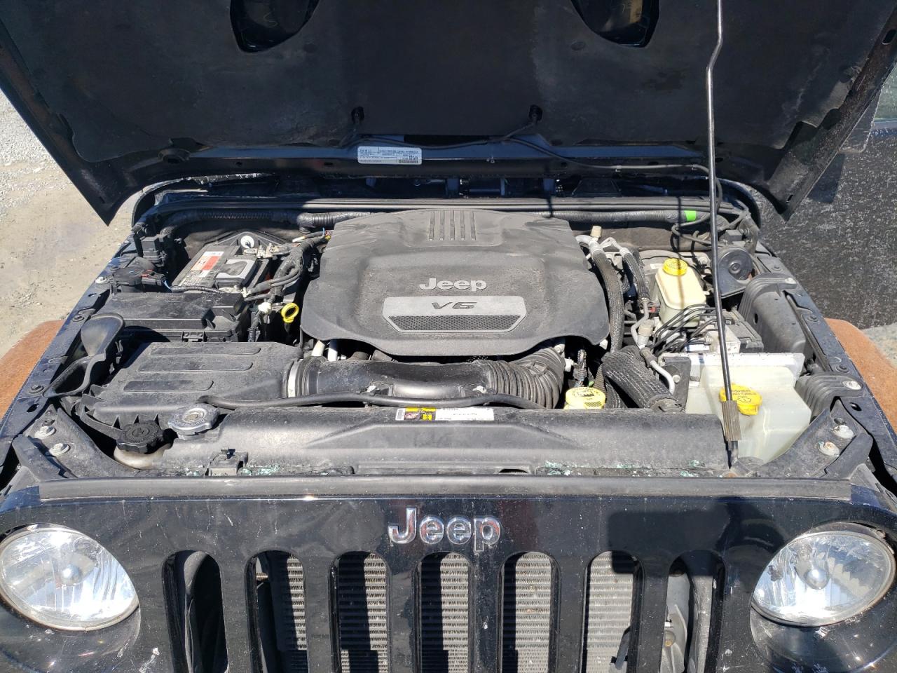 2016 Jeep Wrangler - Image 12