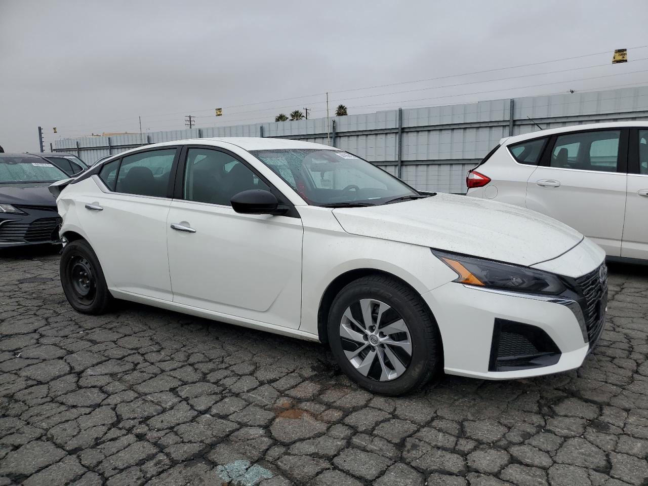 2024 Nissan Altima - Image 4