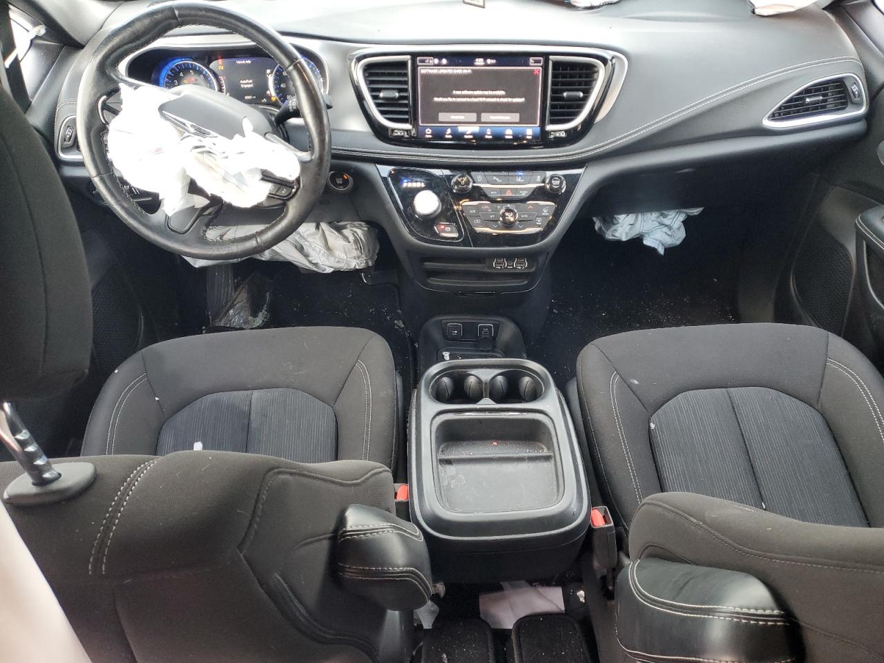2021 Chrysler Pacifica - Image 8