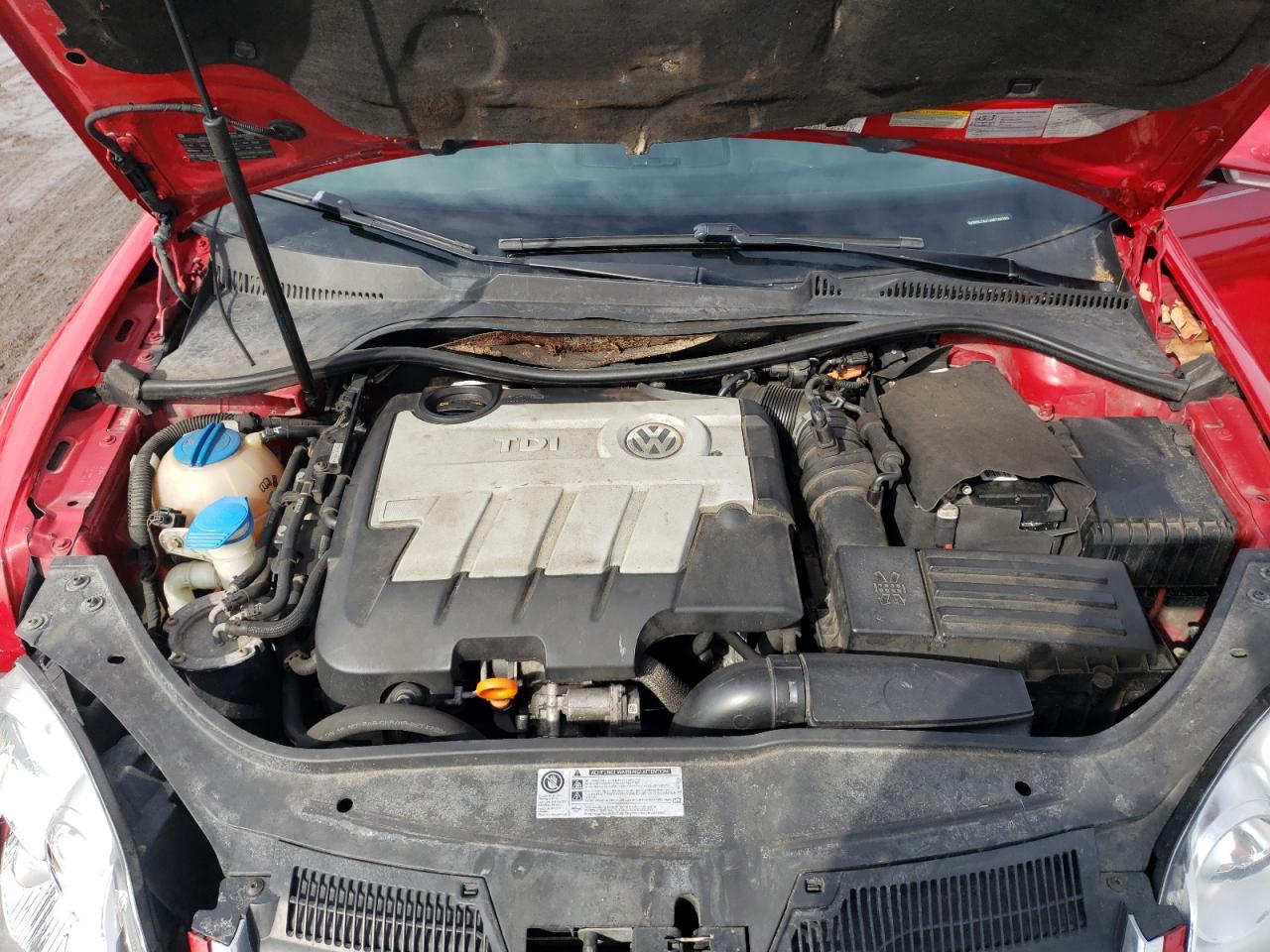 2010 Volkswagen Jetta - Image 13