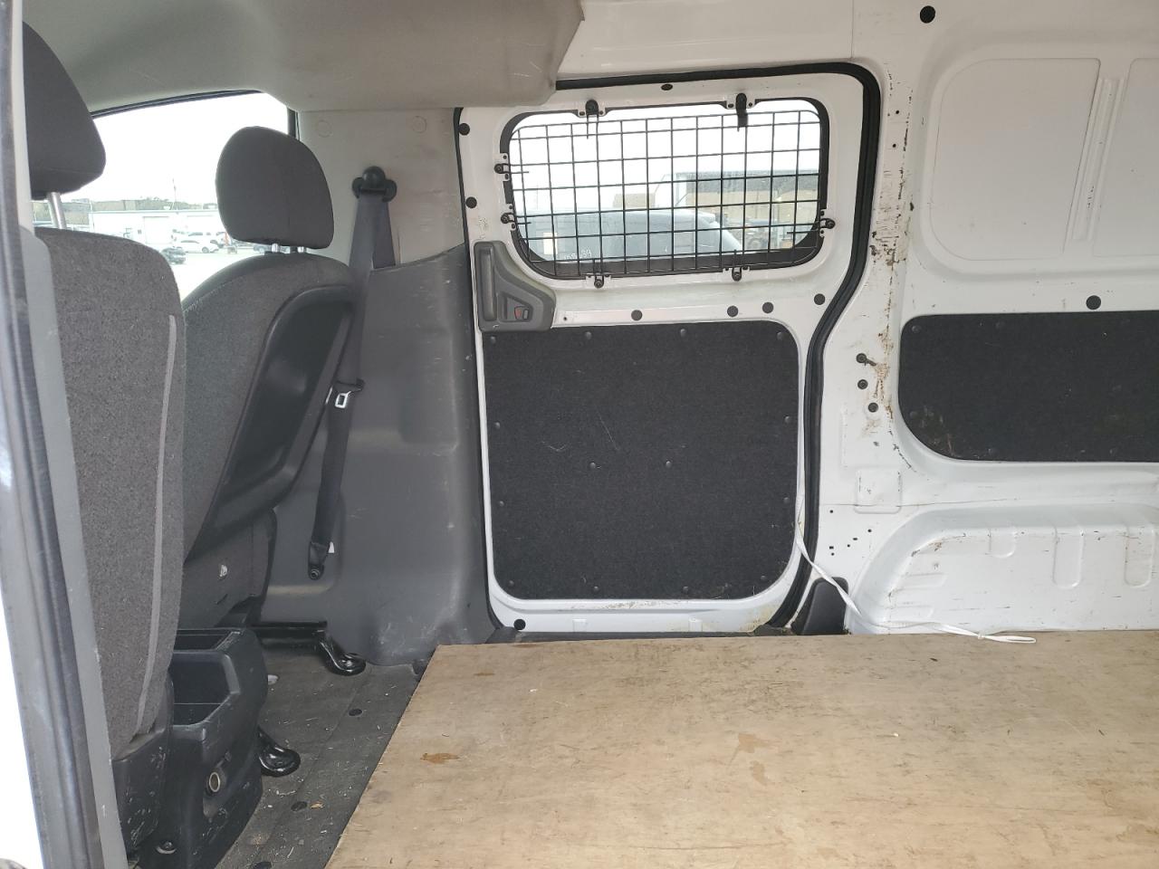 2017 Nissan NV - Image 11