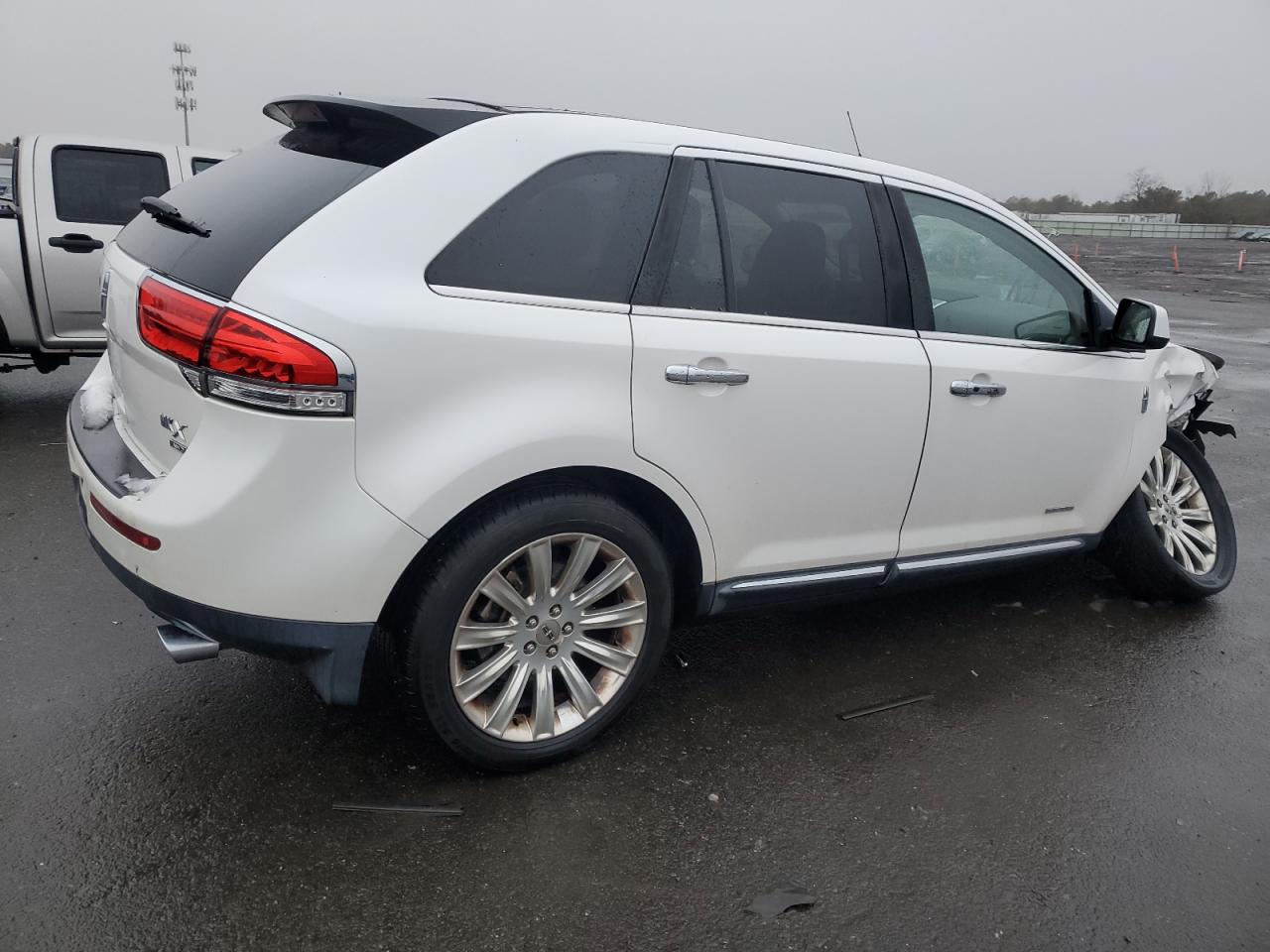 2011 Lincoln MKX - Image 3