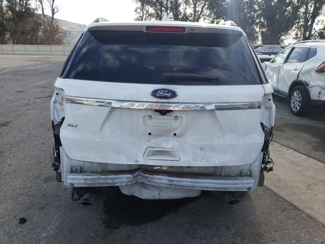 2017 Ford Explorer - Image 6