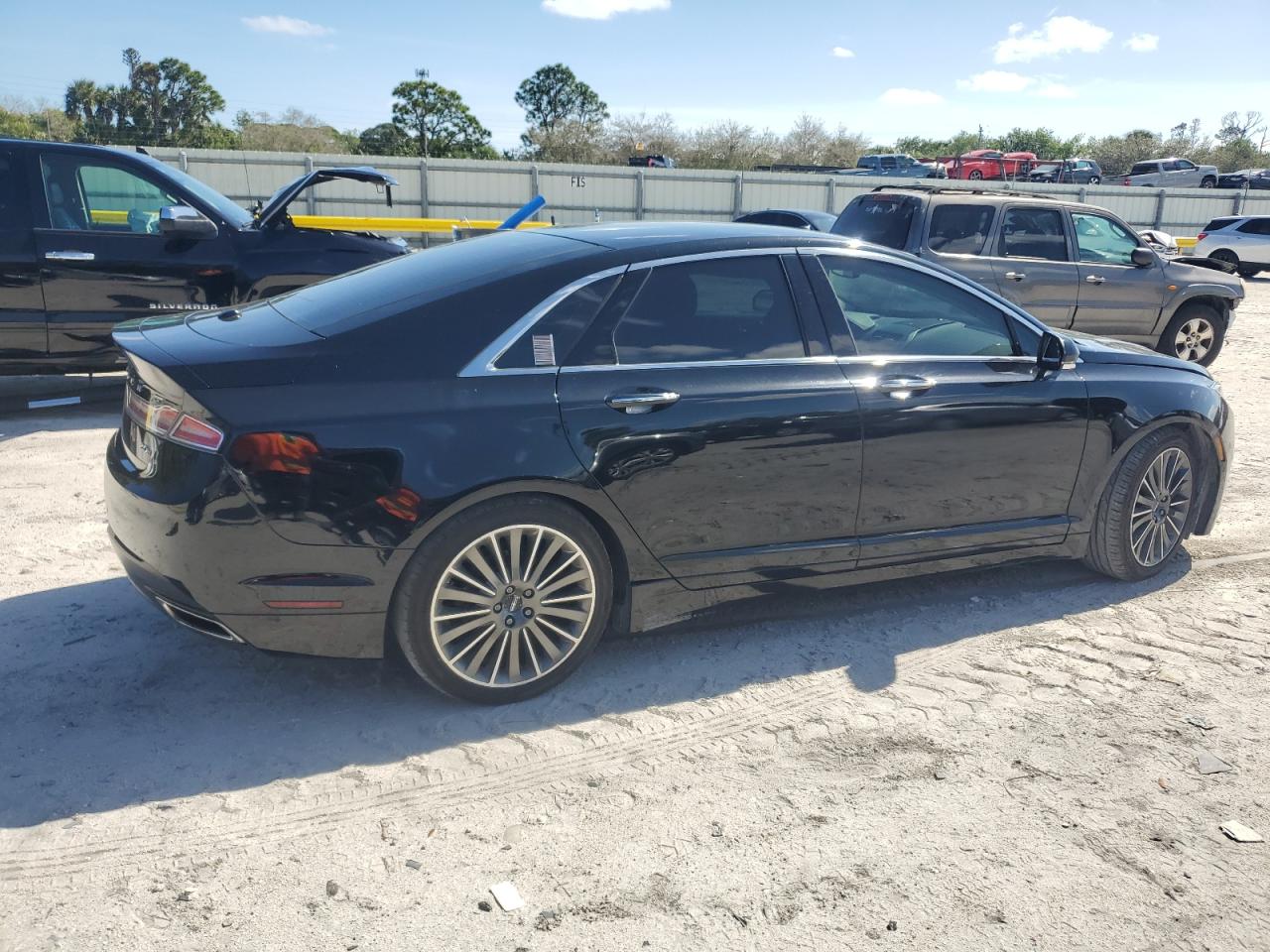 2016 Lincoln MKZ - Image 3