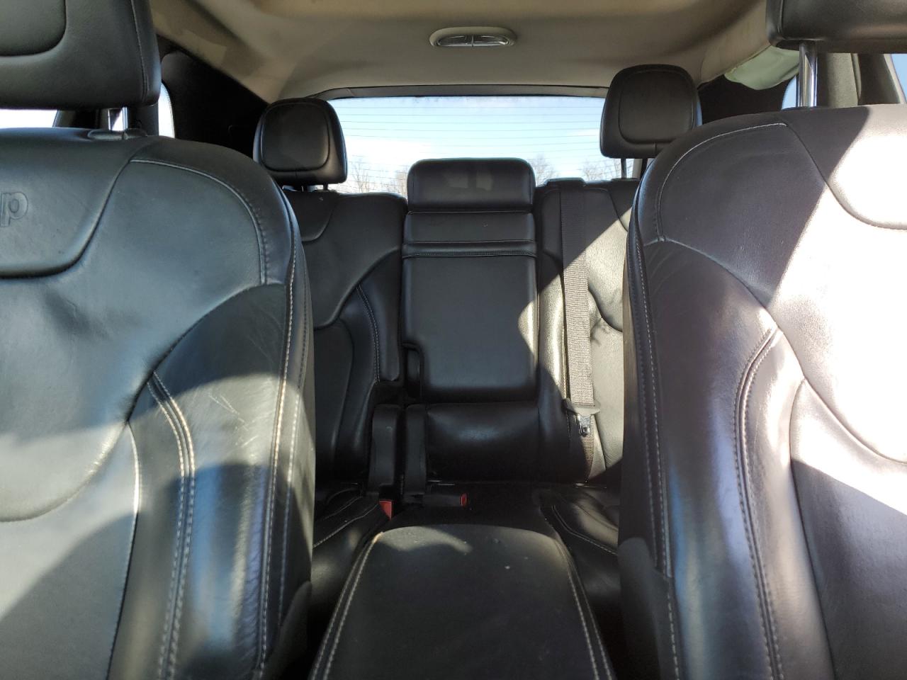 2015 Jeep Grand Cherokee - Image 10