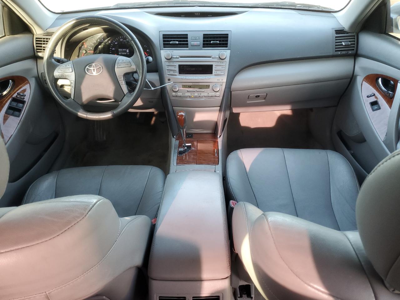 2011 Toyota Camry - Image 8