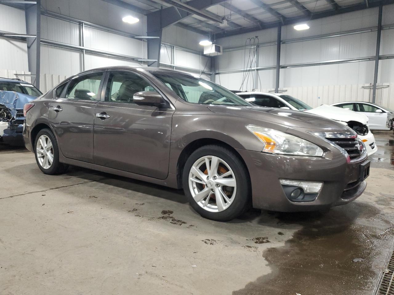 2015 Nissan Altima - Image 4