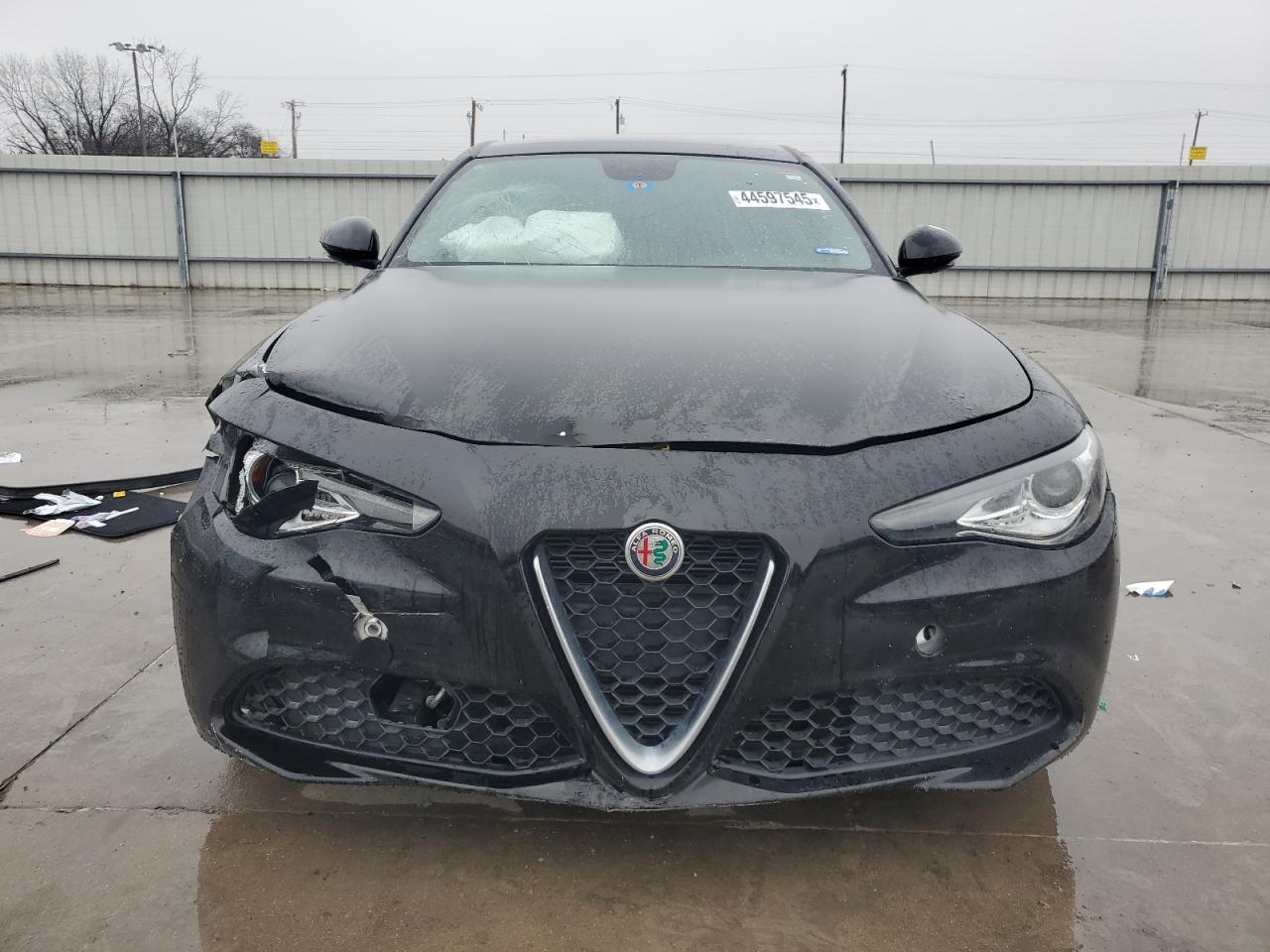2019 Alfa Romeo Giulia - Image 5