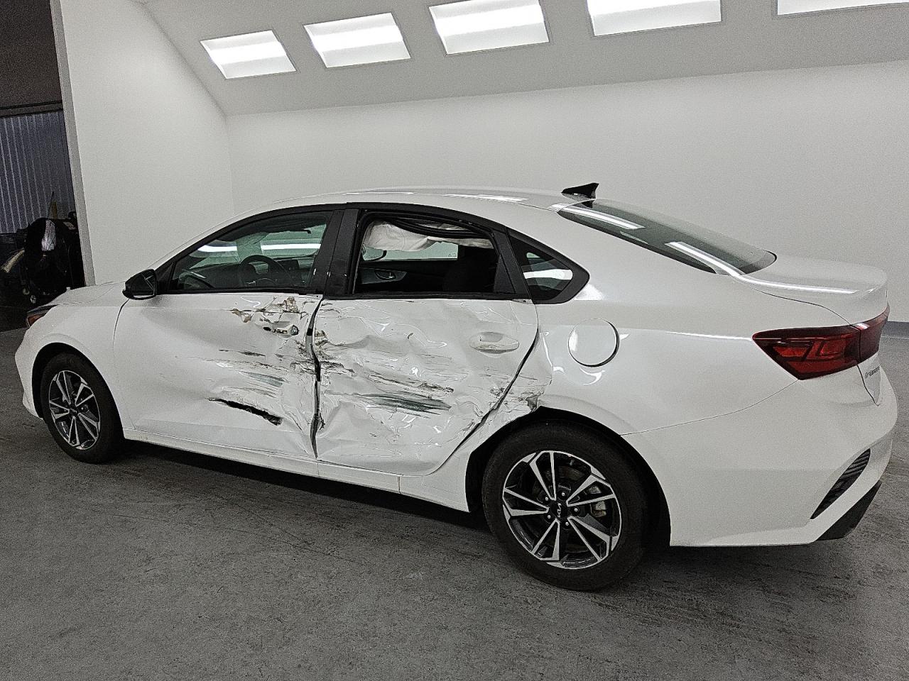 2024 Kia Forte - Image 2