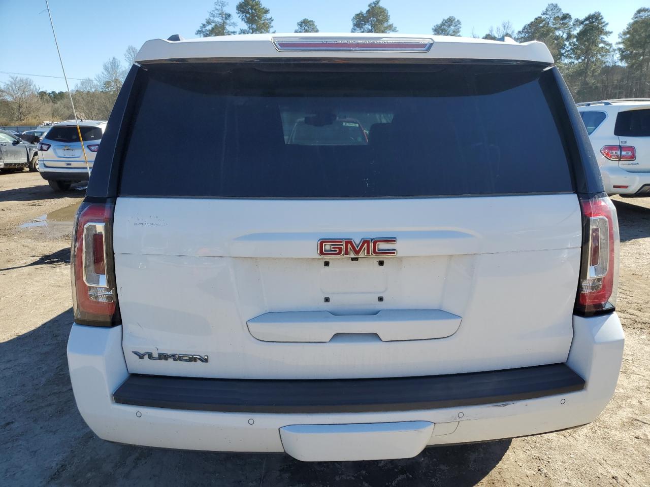 2017 GMC Yukon - Image 6