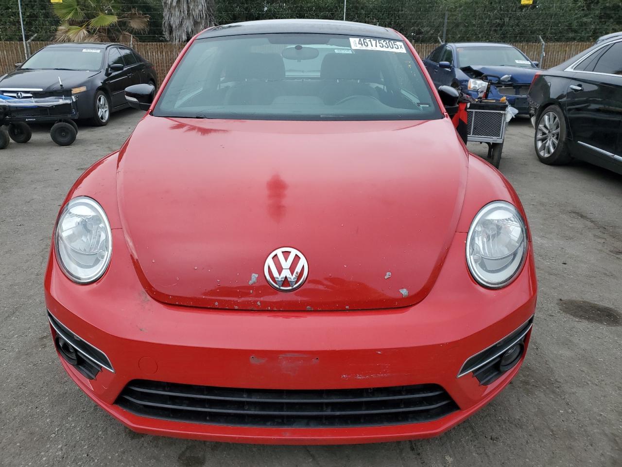 2013 Volkswagen Beetle - Image 5