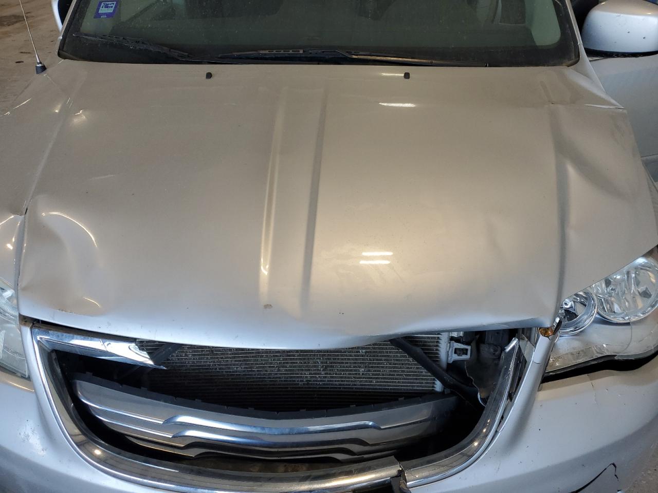 2011 Chrysler Town & Country - Image 12