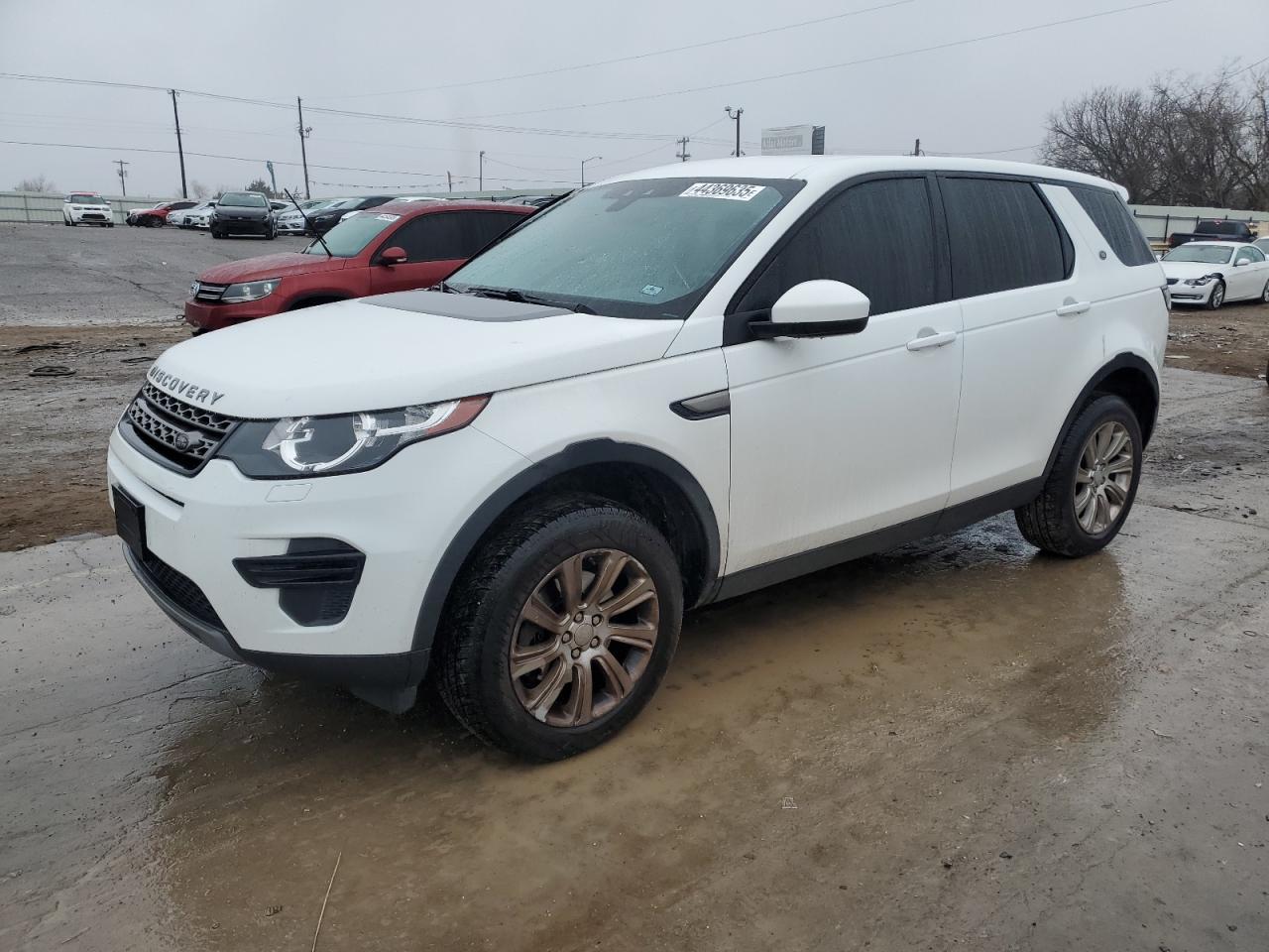 2016 Land Rover Discovery - Image 1