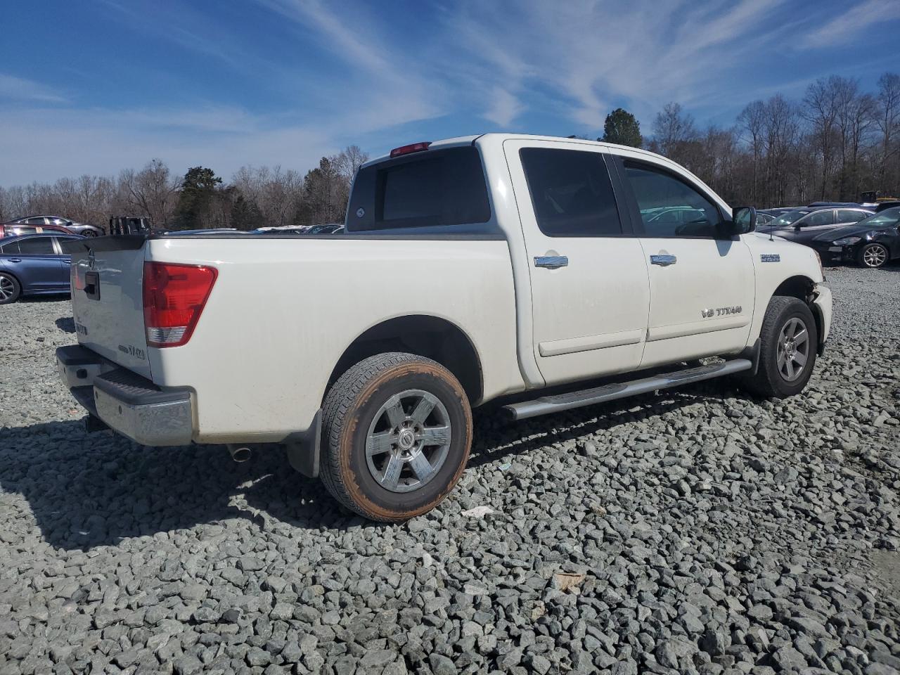 2014 Nissan Titan - Image 3