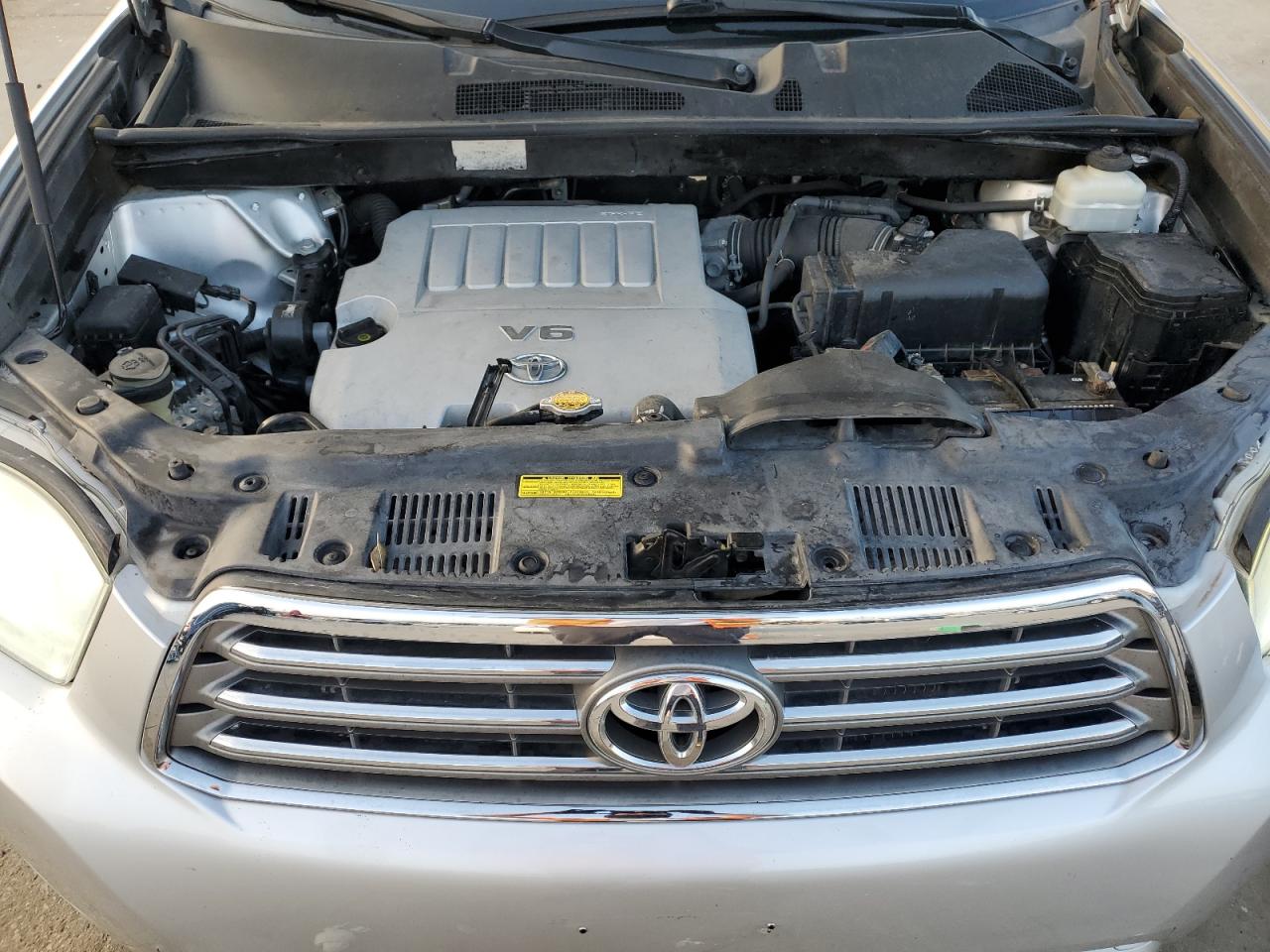 2010 Toyota Highlander - Image 12