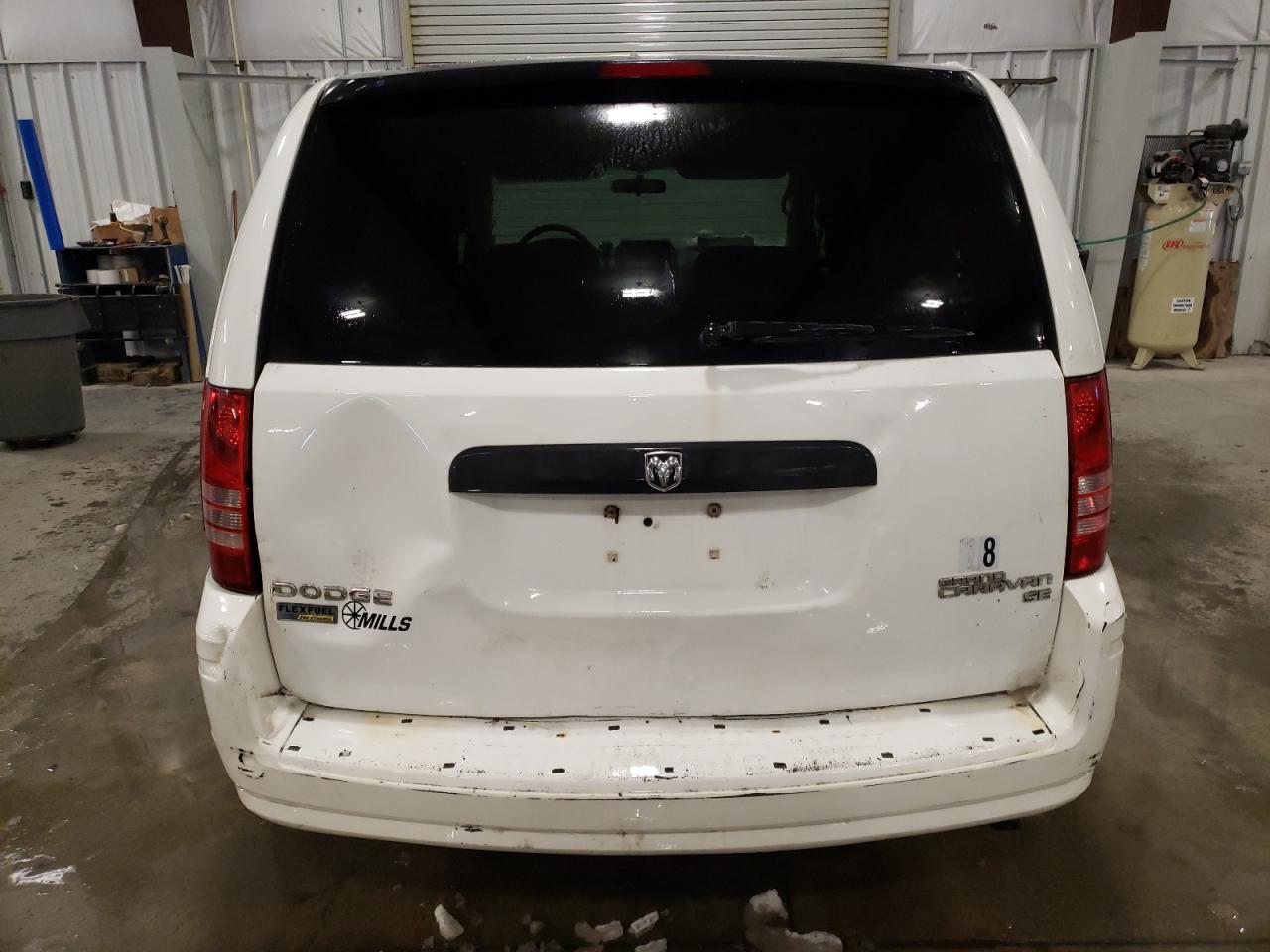2008 Chrysler Town & Country - Image 6