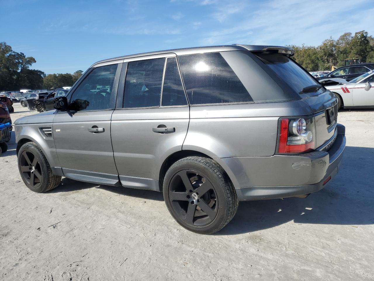 2011 Land Rover Range Rover - Image 2